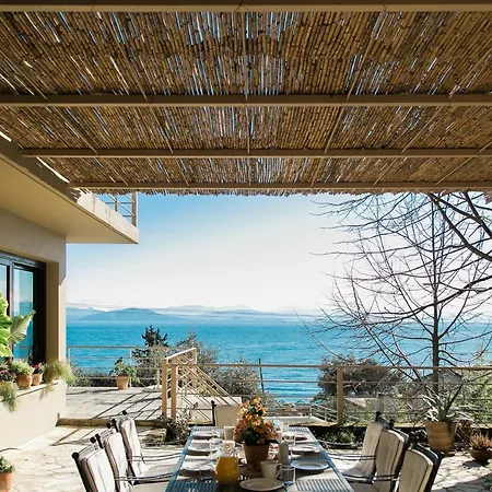 Terra E Mare Seaview With Private Pool & Access Вилла Бенитсес