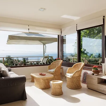 Terra E Mare Seaview With Private Pool & Access Вилла Бенитсес