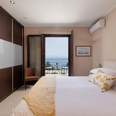 Terra E Mare Seaview With Private Pool & Access Вилла